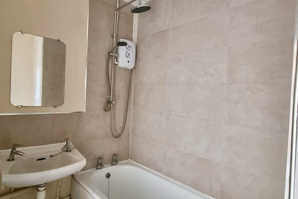 Flat 1 Shawbury Park, Shrewsbury, SY4 4JP To Let